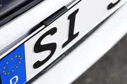 Neviditelný držák SPZ "Simple Fix" černý 110mm - 2ks