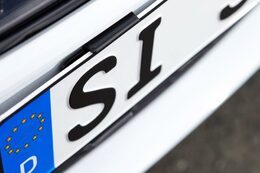 Neviditelný držák SPZ "Simple Fix" černý 110mm - 2ks