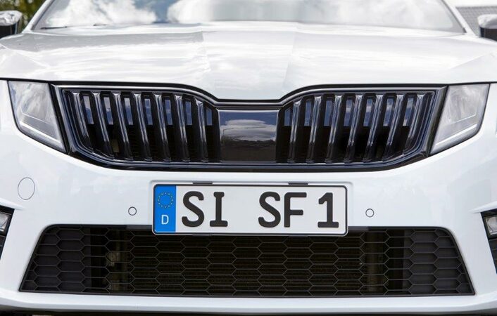 Neviditelný držák SPZ "Simple Fix" černý 110mm - 2ks